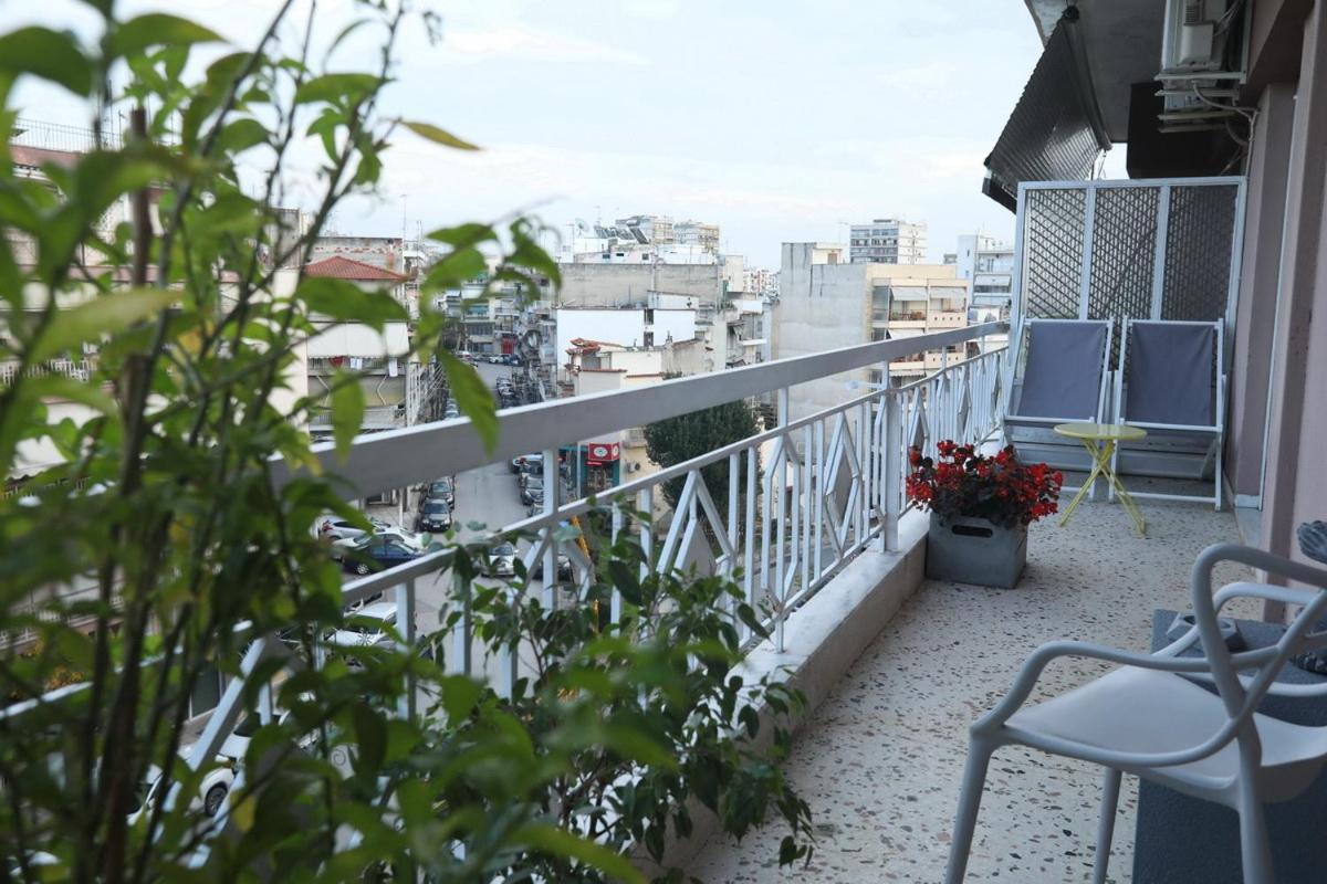 Leoforos 28Is Oktovriou Apartment Tesalonika Bagian luar foto