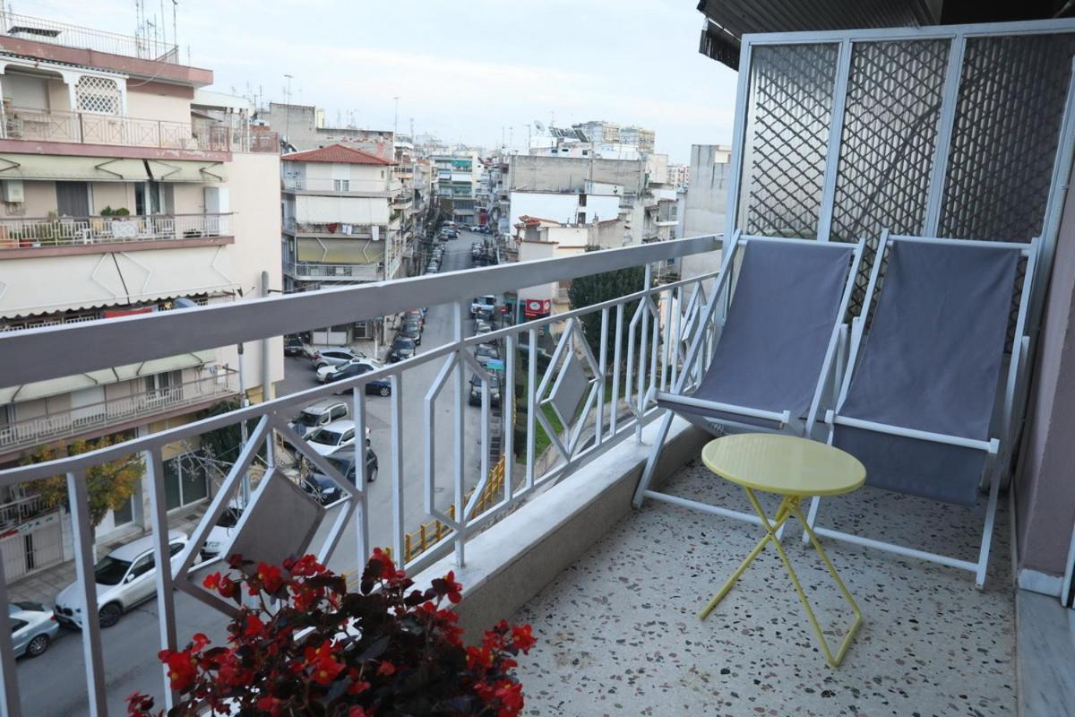 Leoforos 28Is Oktovriou Apartment Tesalonika Bagian luar foto