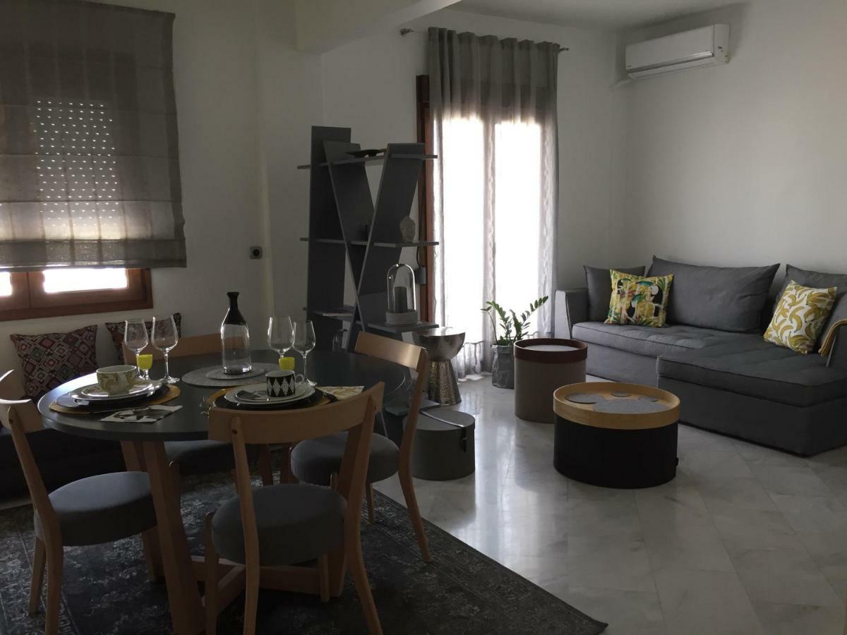 Leoforos 28Is Oktovriou Apartment Tesalonika Bagian luar foto