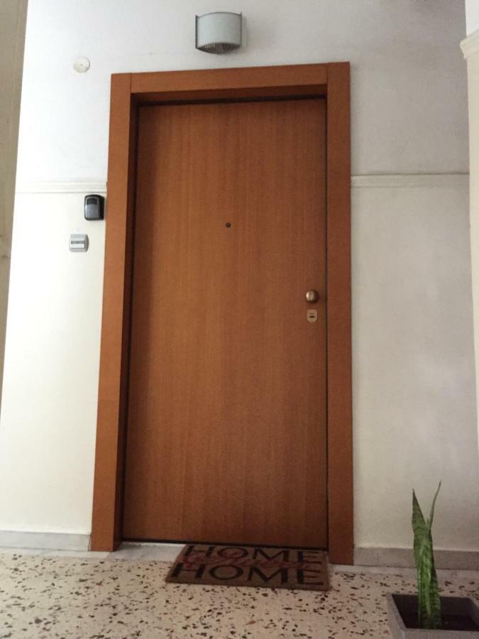 Leoforos 28Is Oktovriou Apartment Tesalonika Bagian luar foto