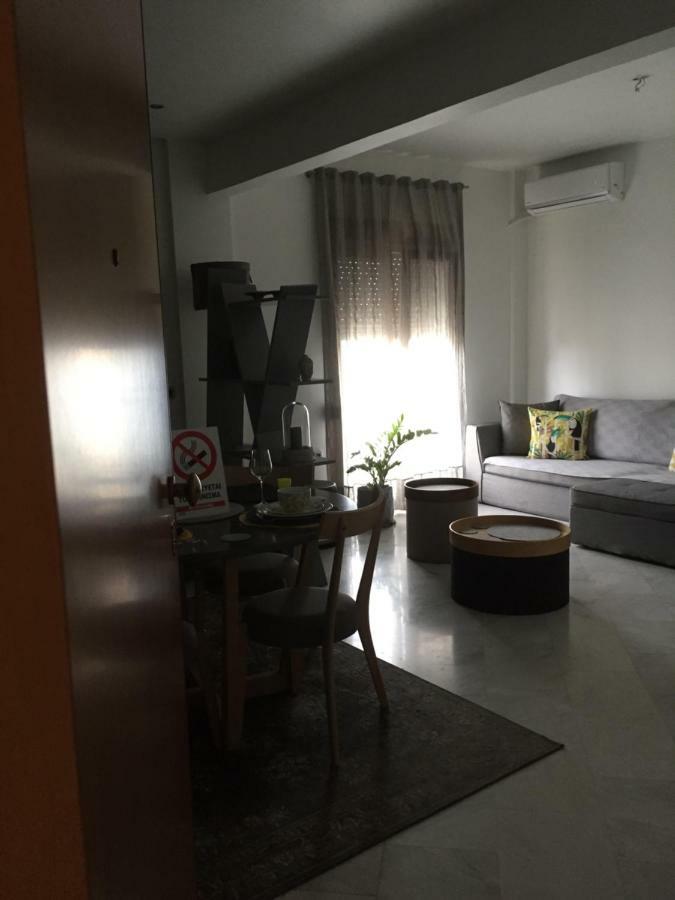 Leoforos 28Is Oktovriou Apartment Tesalonika Bagian luar foto